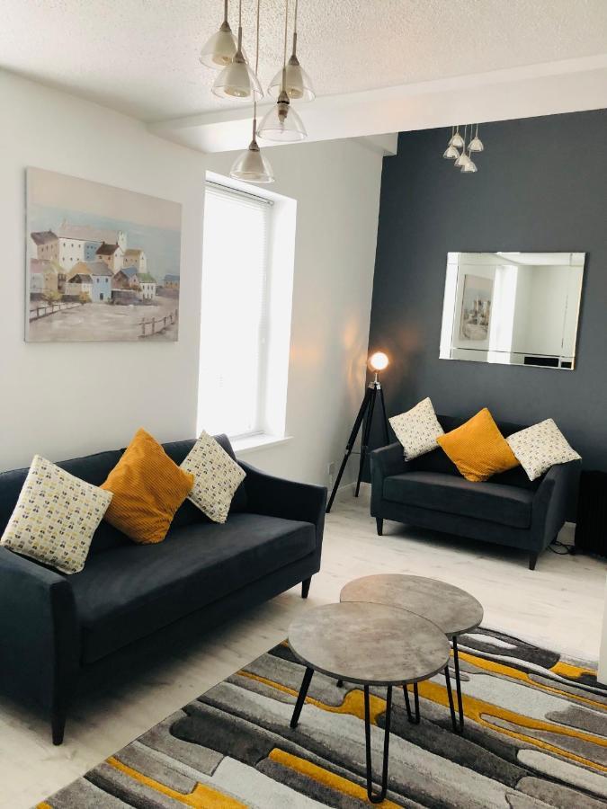 Spacious And Bright Town Centre Apartment Ballycastle Exterior photo
